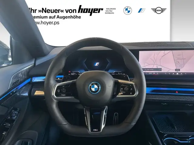 BMW 5 Series view 13