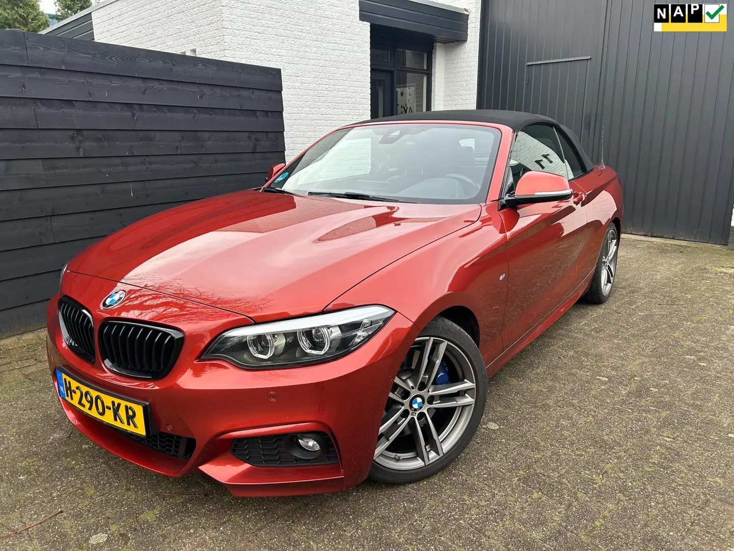 BMW 220 2-serie Cabrio 220i High Executive Edition, M-Spor Oranje - 1