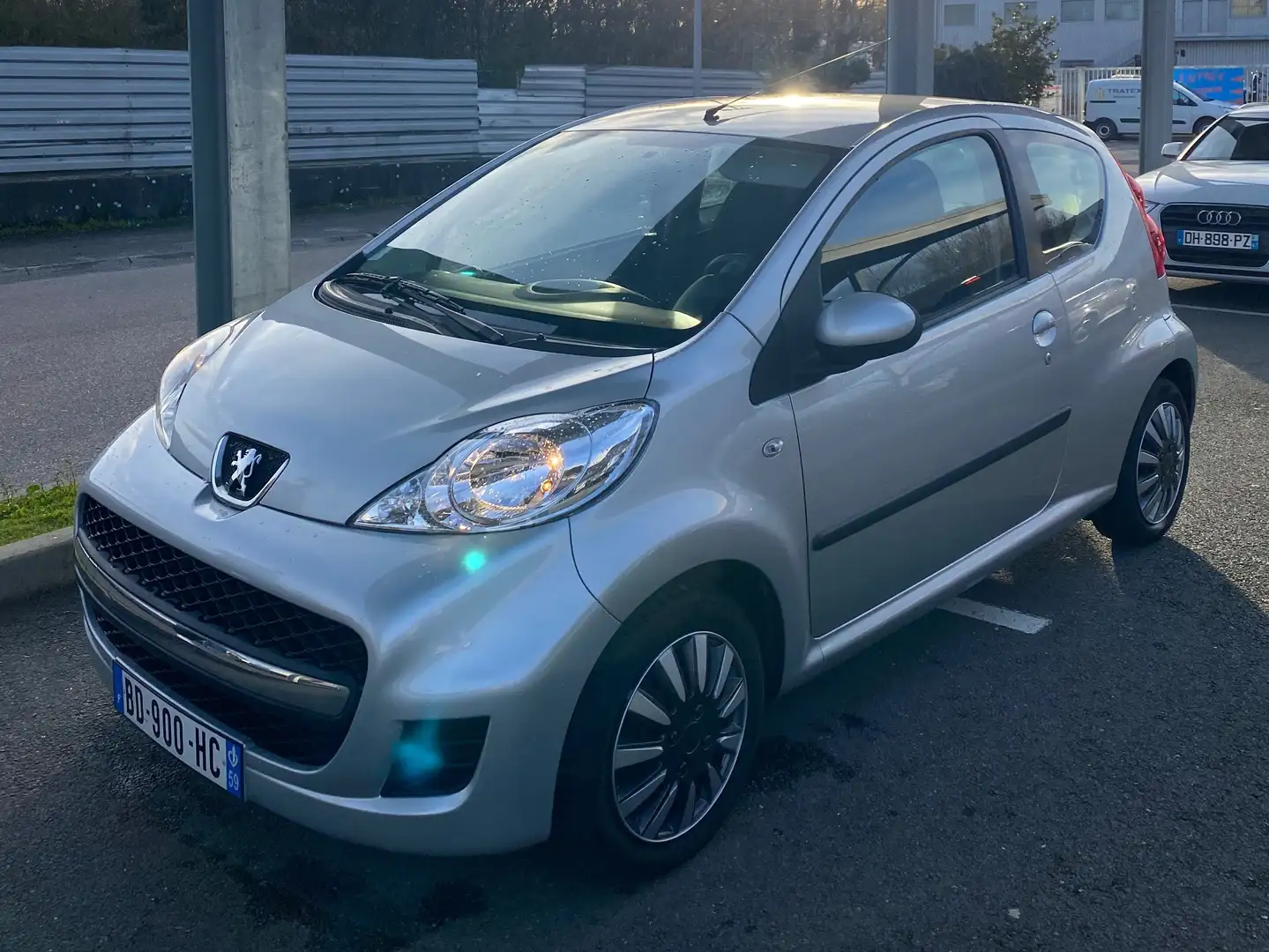 Peugeot 107 107 1.0e 12V 68ch BLUE LION Trendy Gris - 1