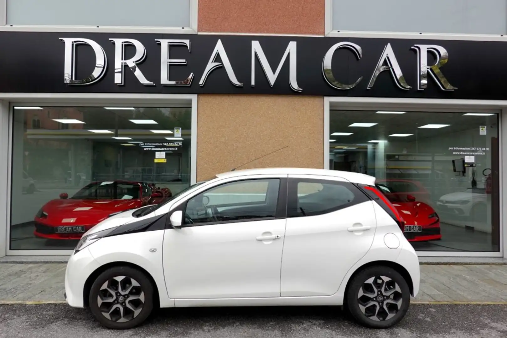 Toyota Aygo 1.0 VVT-i 72 CV 5 porte x-play Bianco - 2