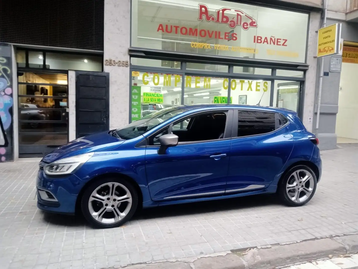 Renault Clio TCe eco2 GT EDC 120 Blau - 1