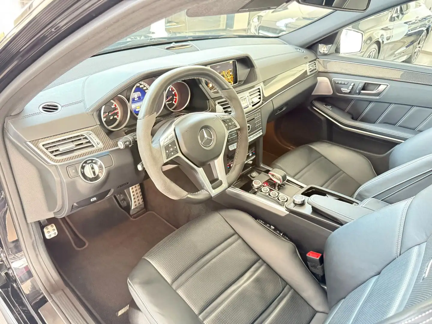 Mercedes-Benz E 63 AMG E63S*AMG*4MATIC*INDIVIDUAL*360°ACC*B&O*KERAMIK* Schwarz - 2