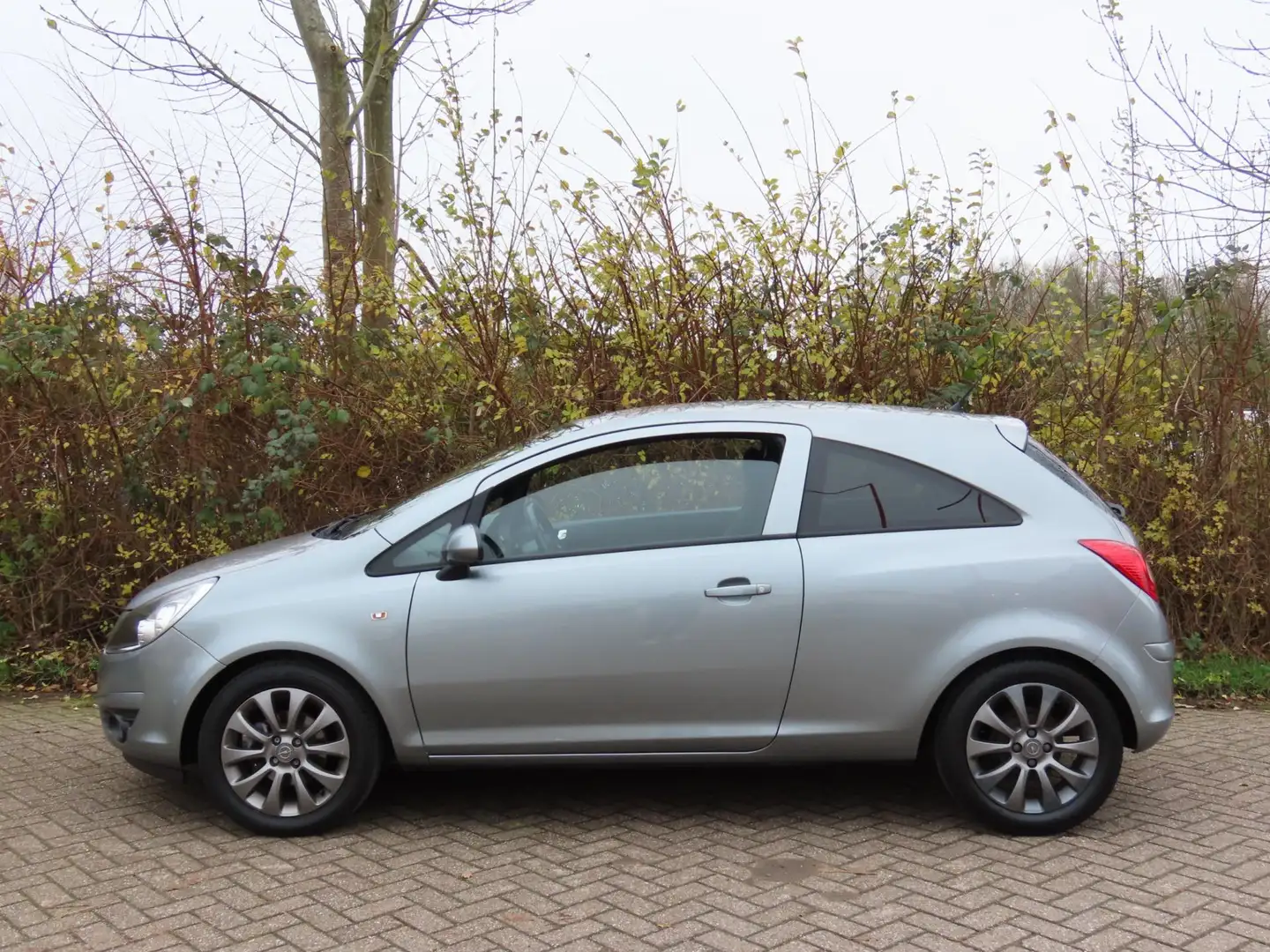 Opel Corsa 1.2-16V Color Edition Gris - 2