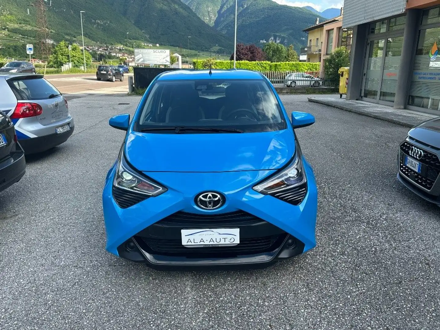 Toyota Aygo 1.0 VVT-i 72 CV 5 porte x-cool Синий - 1