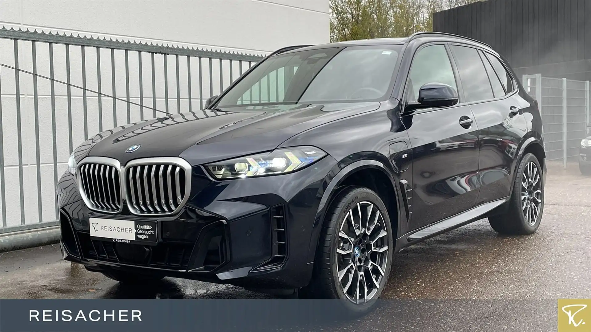 BMW X5 xDrive50e A M-Sport,Pano,AHK,H&K,DrivAssProf Schwarz - 1