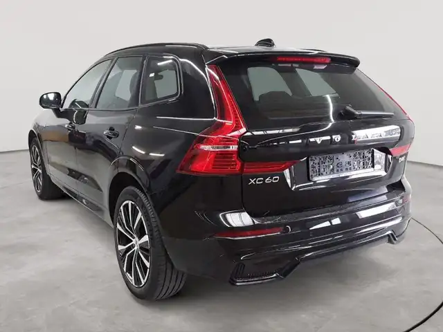 Volvo XC60 view 5