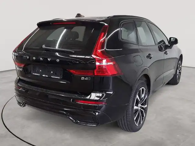 Volvo XC60 view 4