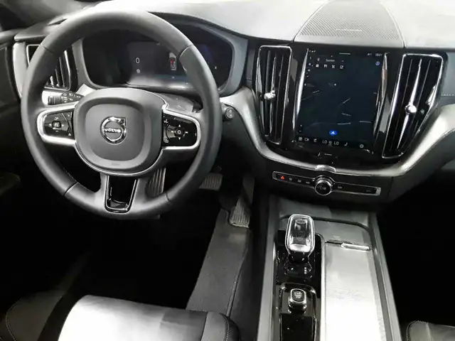 Volvo XC60 view 10