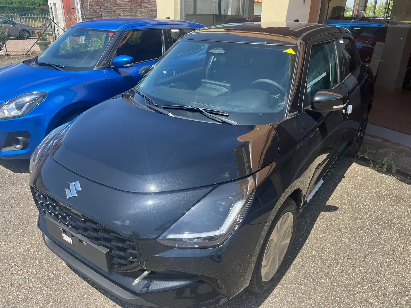 Suzuki Swift 1.2 HYBRID TOP CVT, VEICOLO NUOVO, SUZUKI DAL 1986 Nero - 1