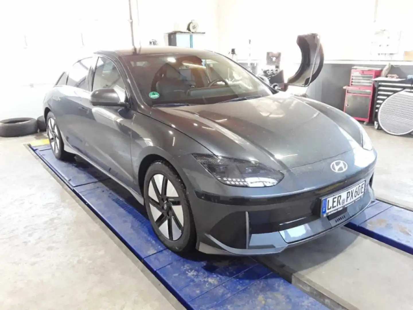 Hyundai IONIQ 6 Techniq Elektro*BOSE*Leder*HUD*MatrixLED Szürke - 2