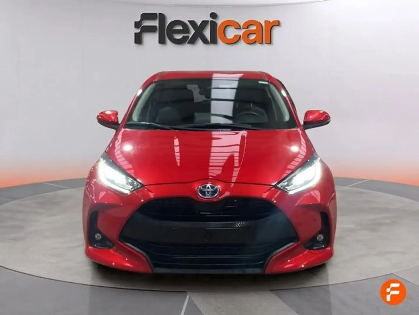 Toyota Yaris 120H 1.5 Active Plus Rouge - 2