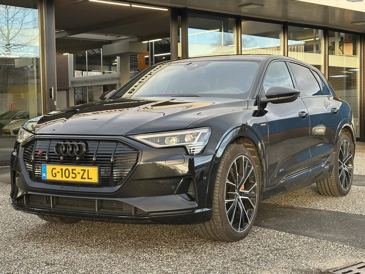 Audi e-tron 55 quattro 313pk Launch Edition Black S-line Pano Nero - 2