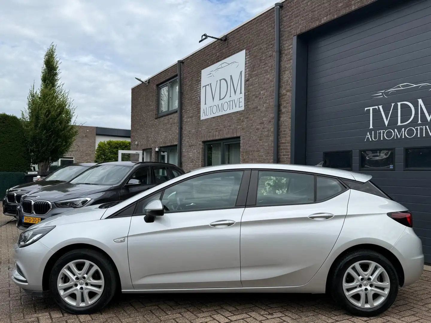 Opel Astra 1.0 Turbo Business|NAVI|CARPLAY|CRUISE|PDC V+A| Grau - 2