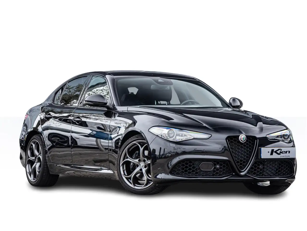 Alfa Romeo Giulia 2021 — фото 34