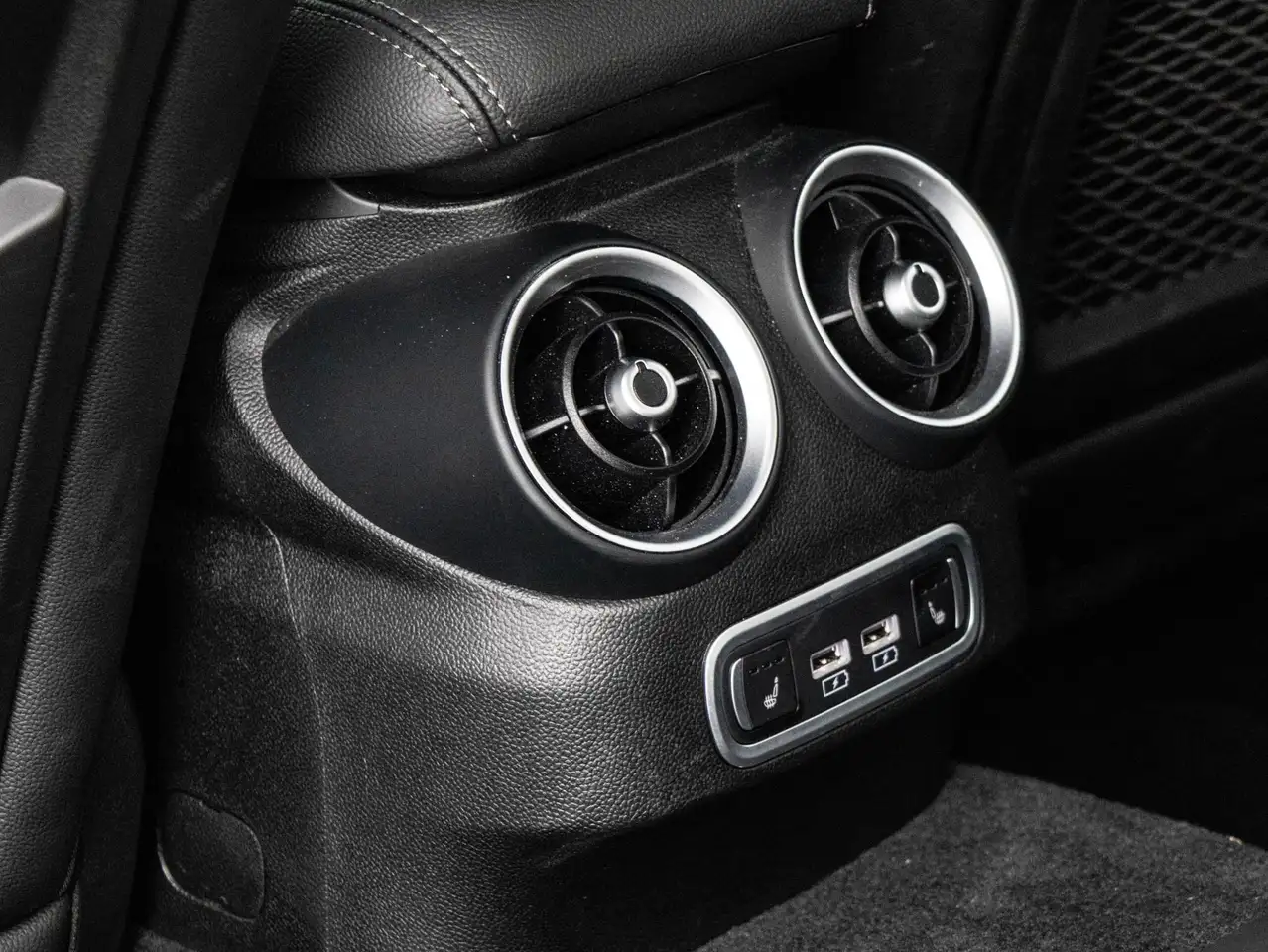 Alfa Romeo Giulia 2021 — фото 23