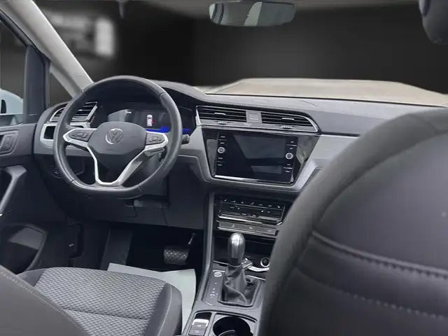 Volkswagen Touran view 18