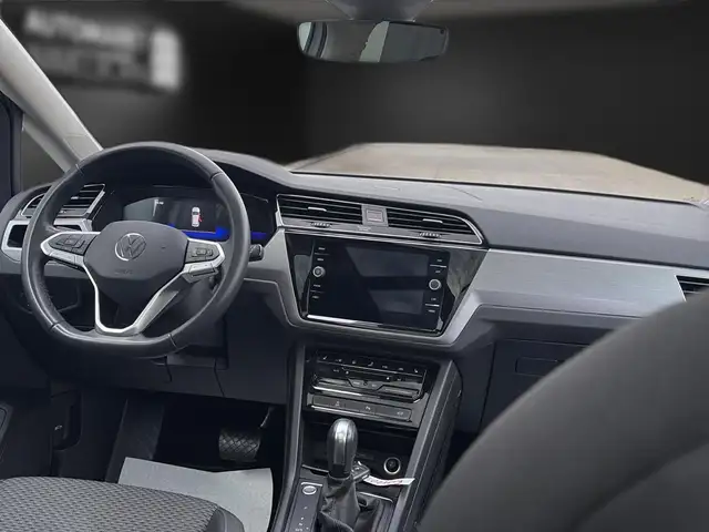 Volkswagen Touran view 17