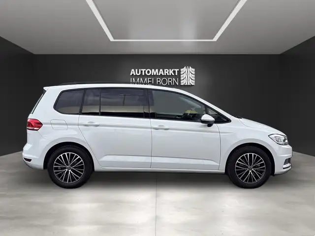 Volkswagen Touran view 11