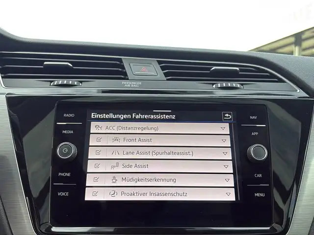 Volkswagen Touran view 25