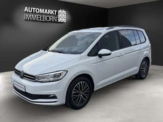 Volkswagen Touran view 4