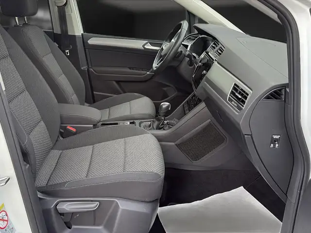 Volkswagen Touran view 19