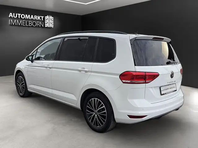 Volkswagen Touran view 6