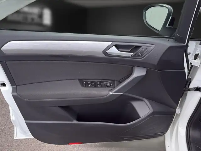 Volkswagen Touran view 28