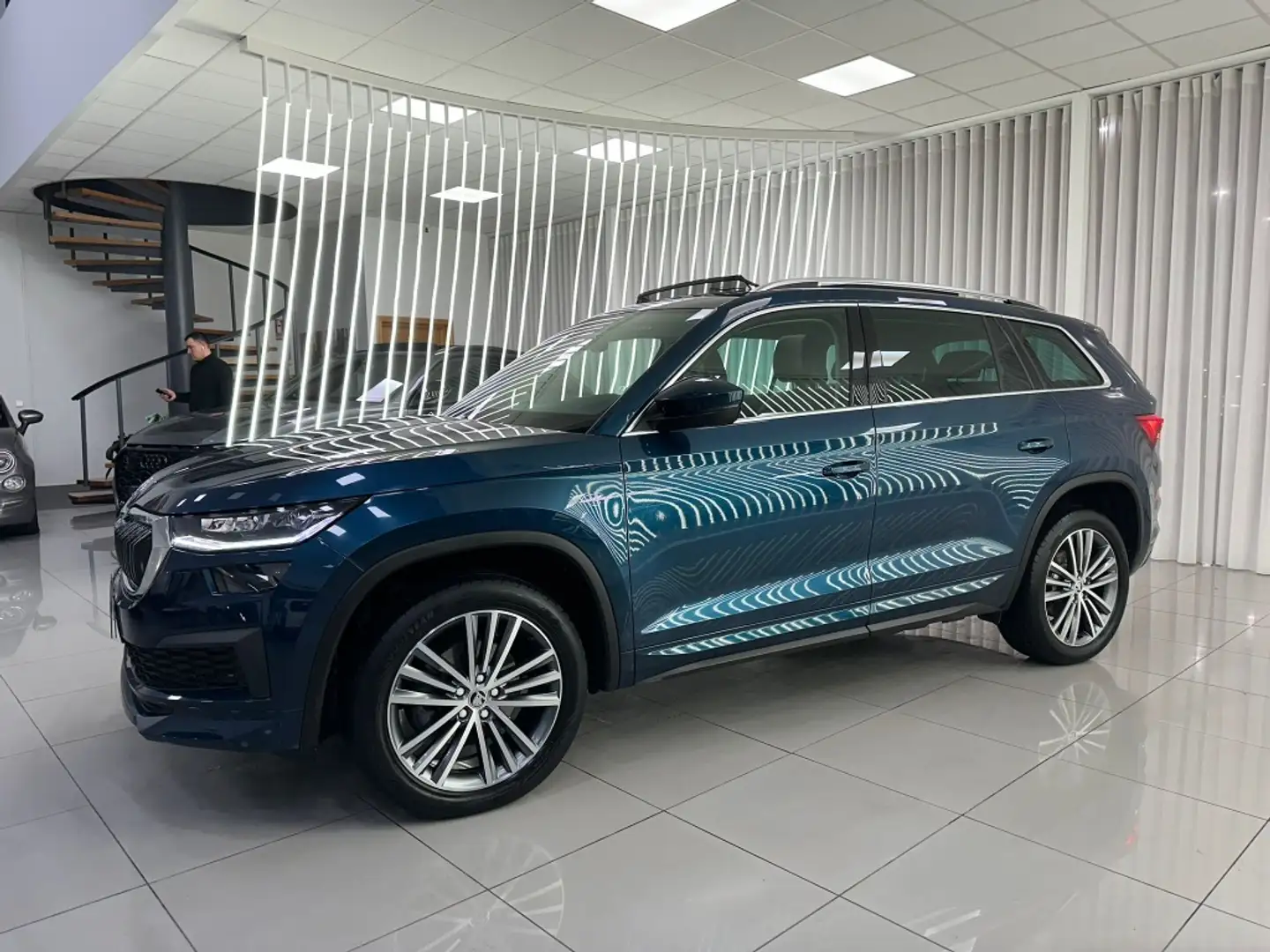 Skoda Kodiaq 2.0TDI AB tech L&K 4x2 DSG 110kW Blau - 2