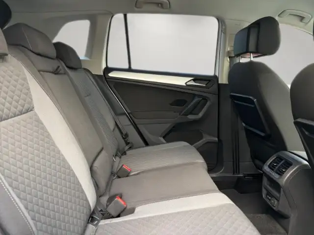 Volkswagen Tiguan view 13