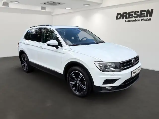 Volkswagen Tiguan view 2