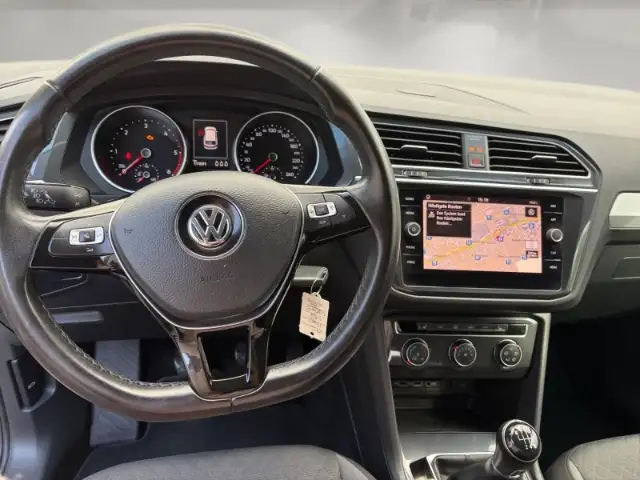 Volkswagen Tiguan view 10