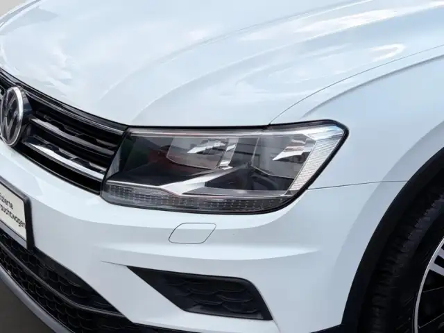 Volkswagen Tiguan view 5