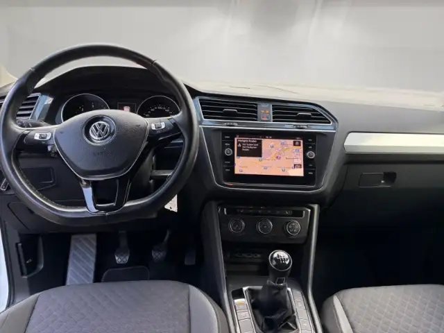 Volkswagen Tiguan view 11
