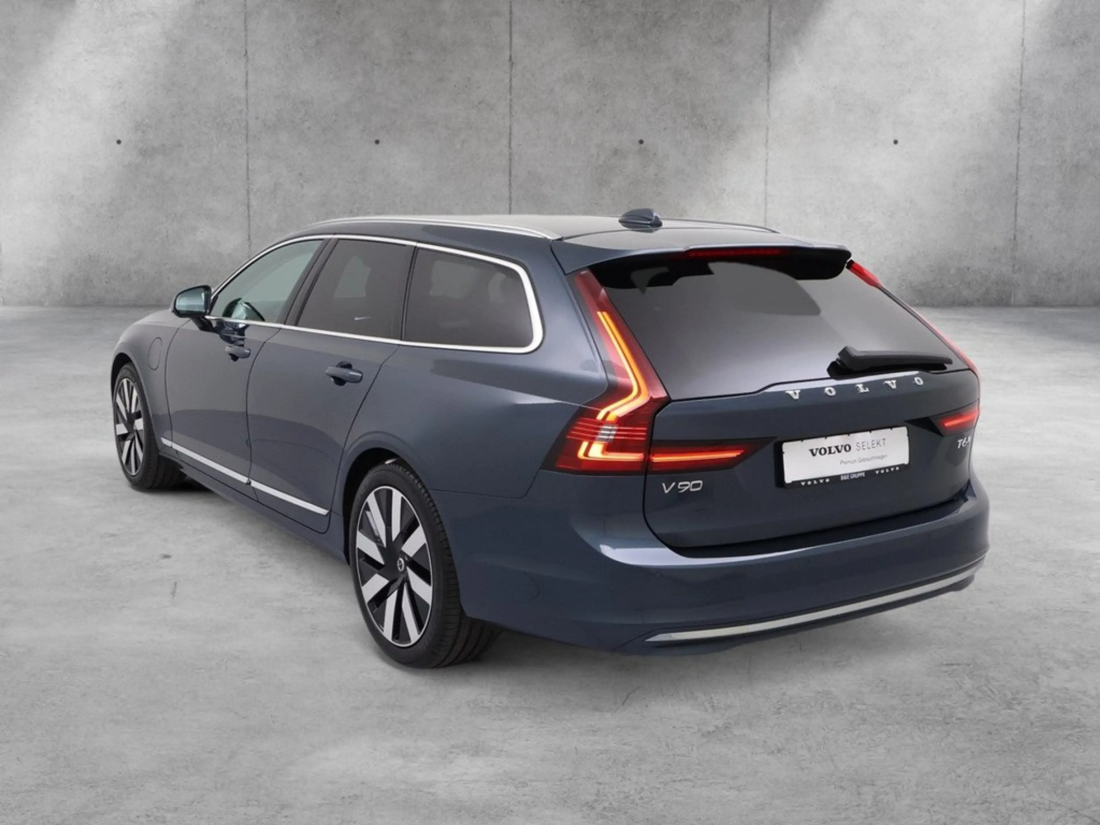 Volvo V90 T6 Core Recharge AWD — photo 7