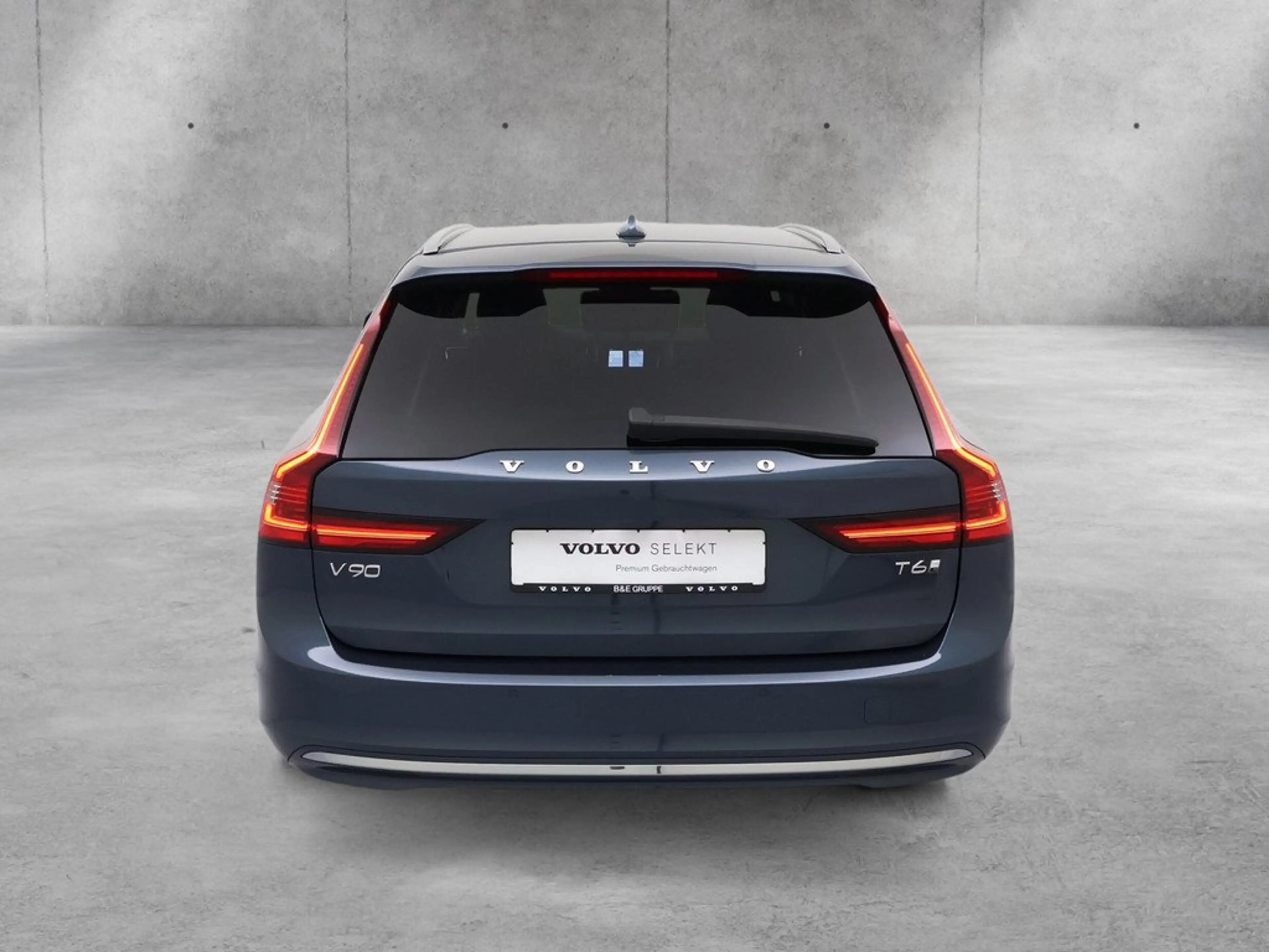 Volvo V90 T6 Core Recharge AWD — photo 6