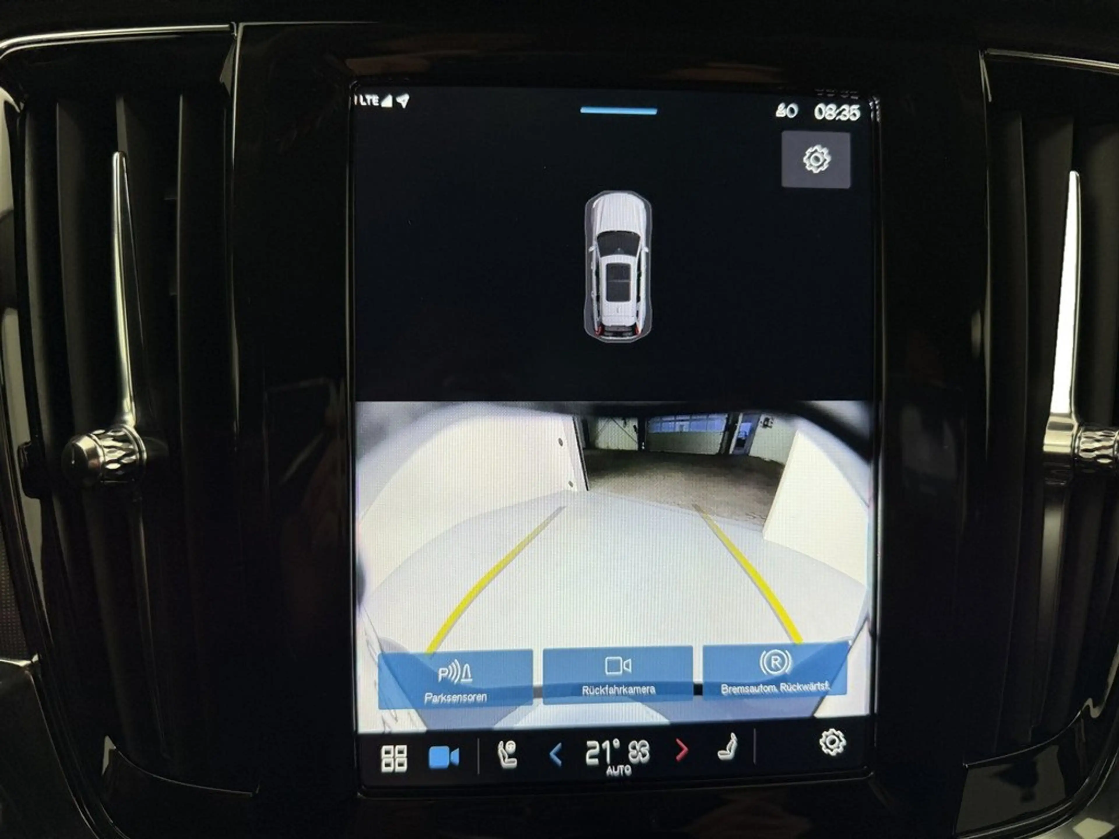 Volvo V90 T6 Core Recharge AWD — photo 9