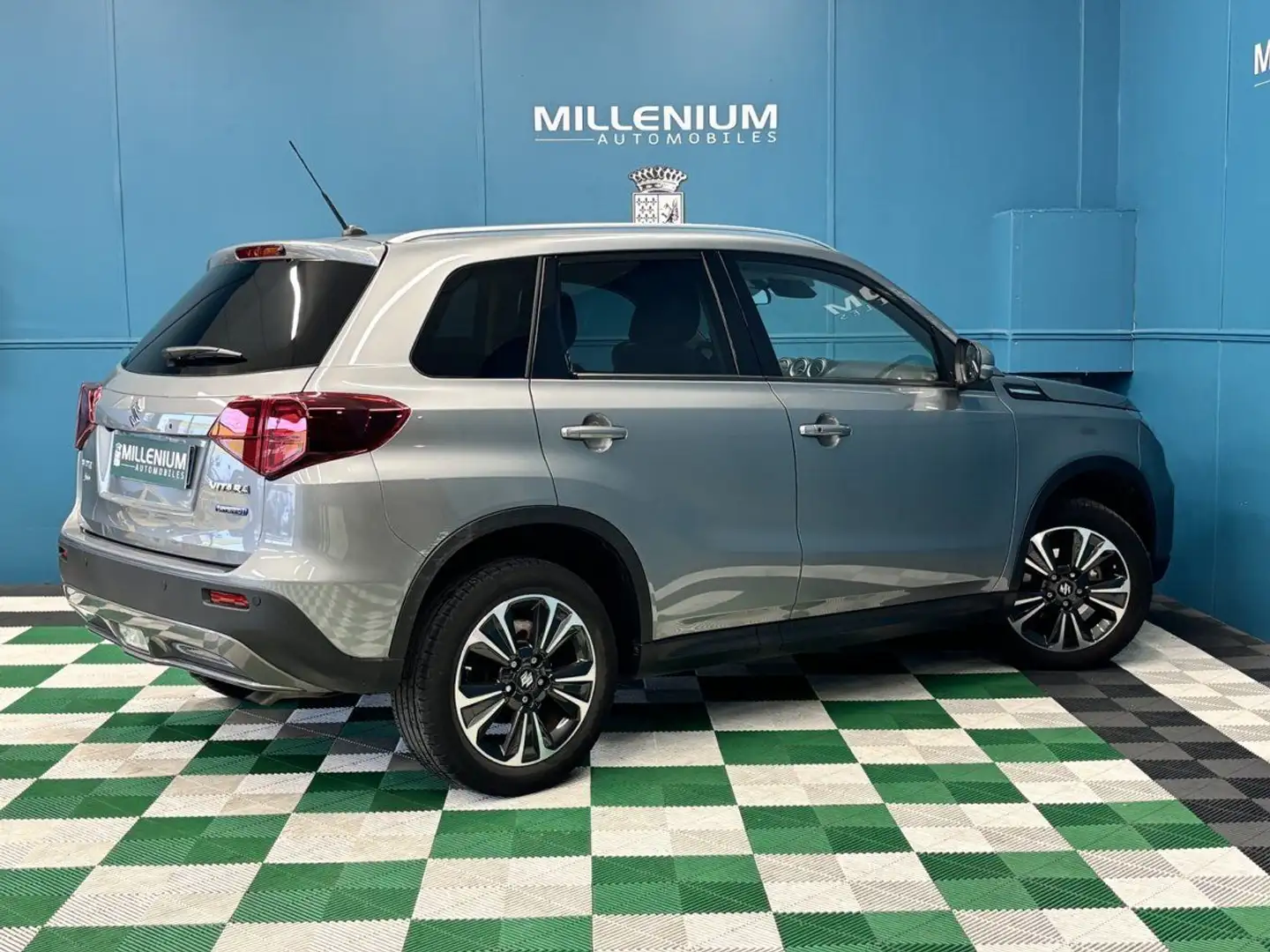 Suzuki Vitara 1.5 DUALJET HYBRID 115CH STYLE AUTO Gris - 2