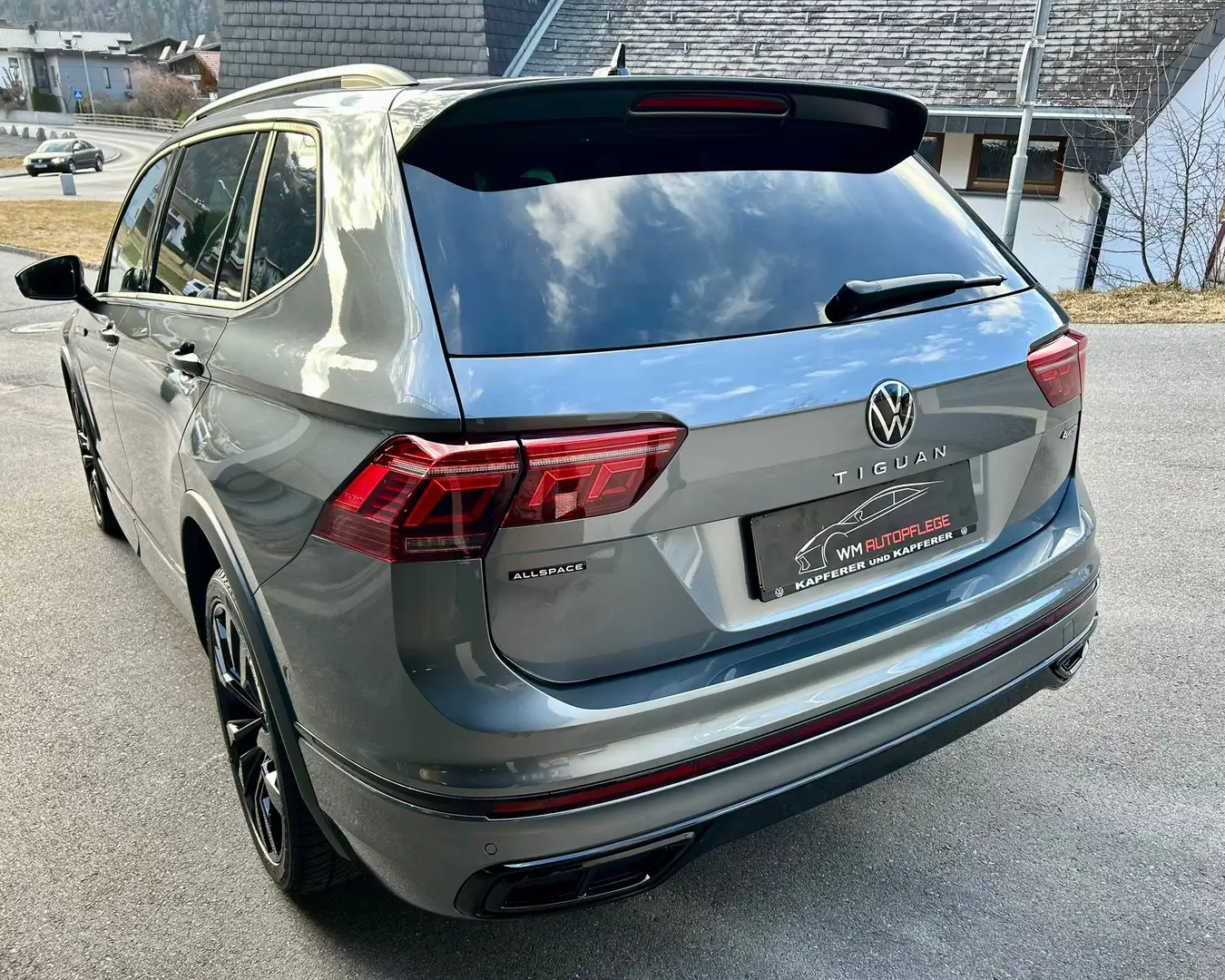 Volkswagen Tiguan Allspace 2,0 TDI SCR DSG 4Motion R-Line - 2