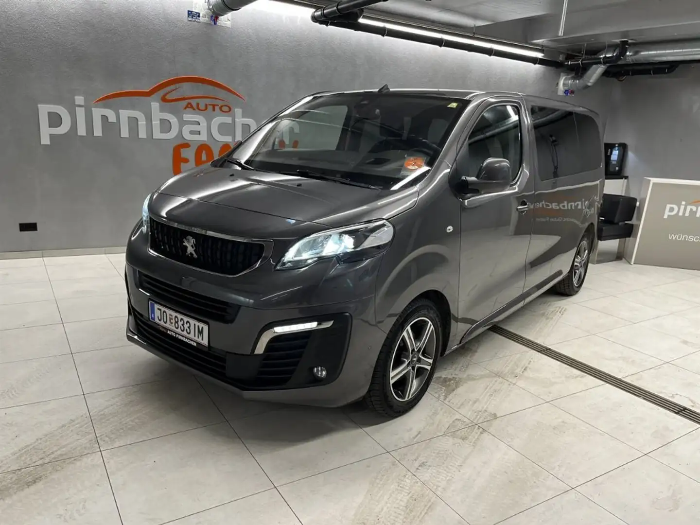 Peugeot Traveller NEU ACT STD 2,0 Gris - 1