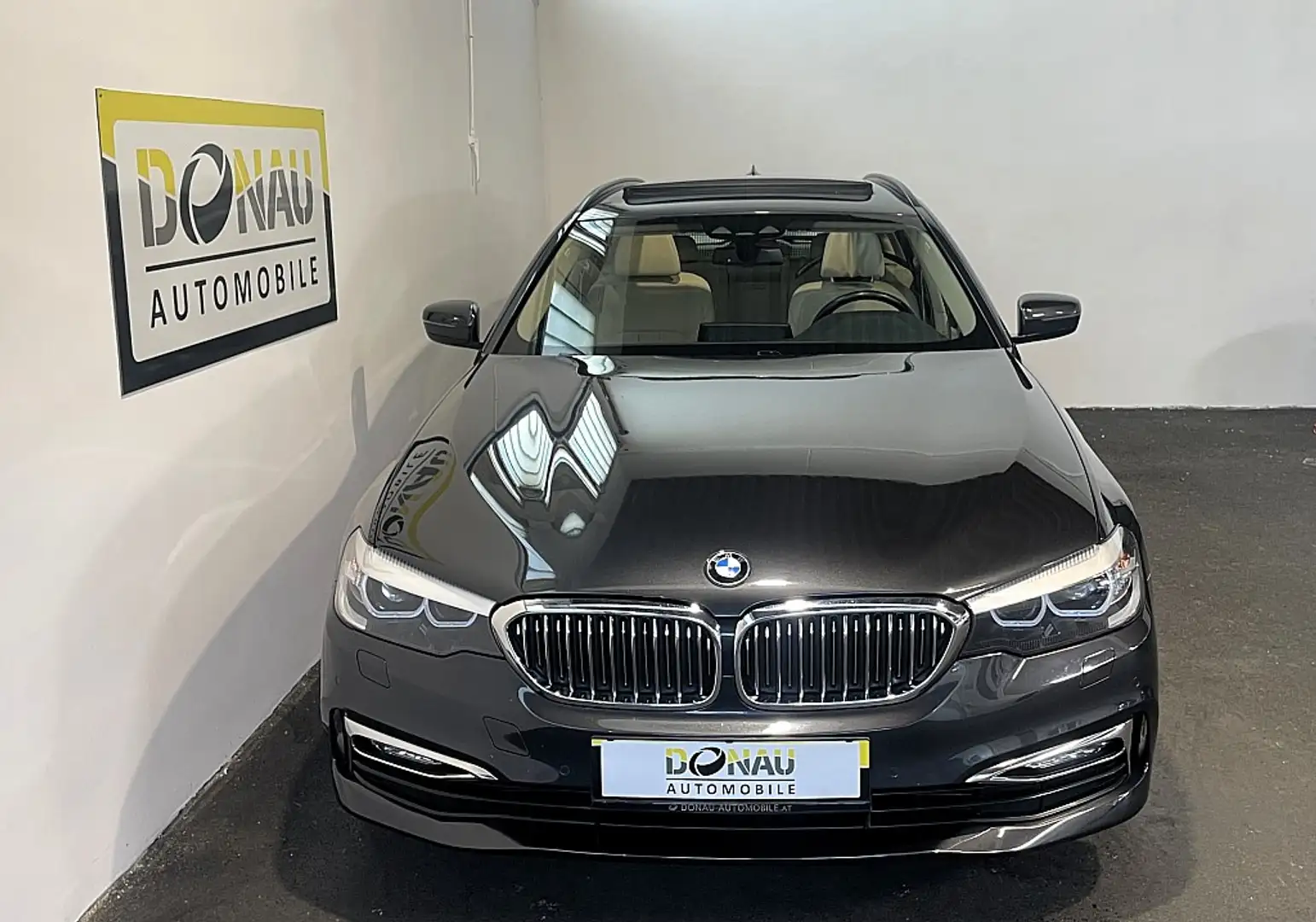 BMW 530 d xDrive Touring Aut. * Pano * Standheizung * A... Gris - 2
