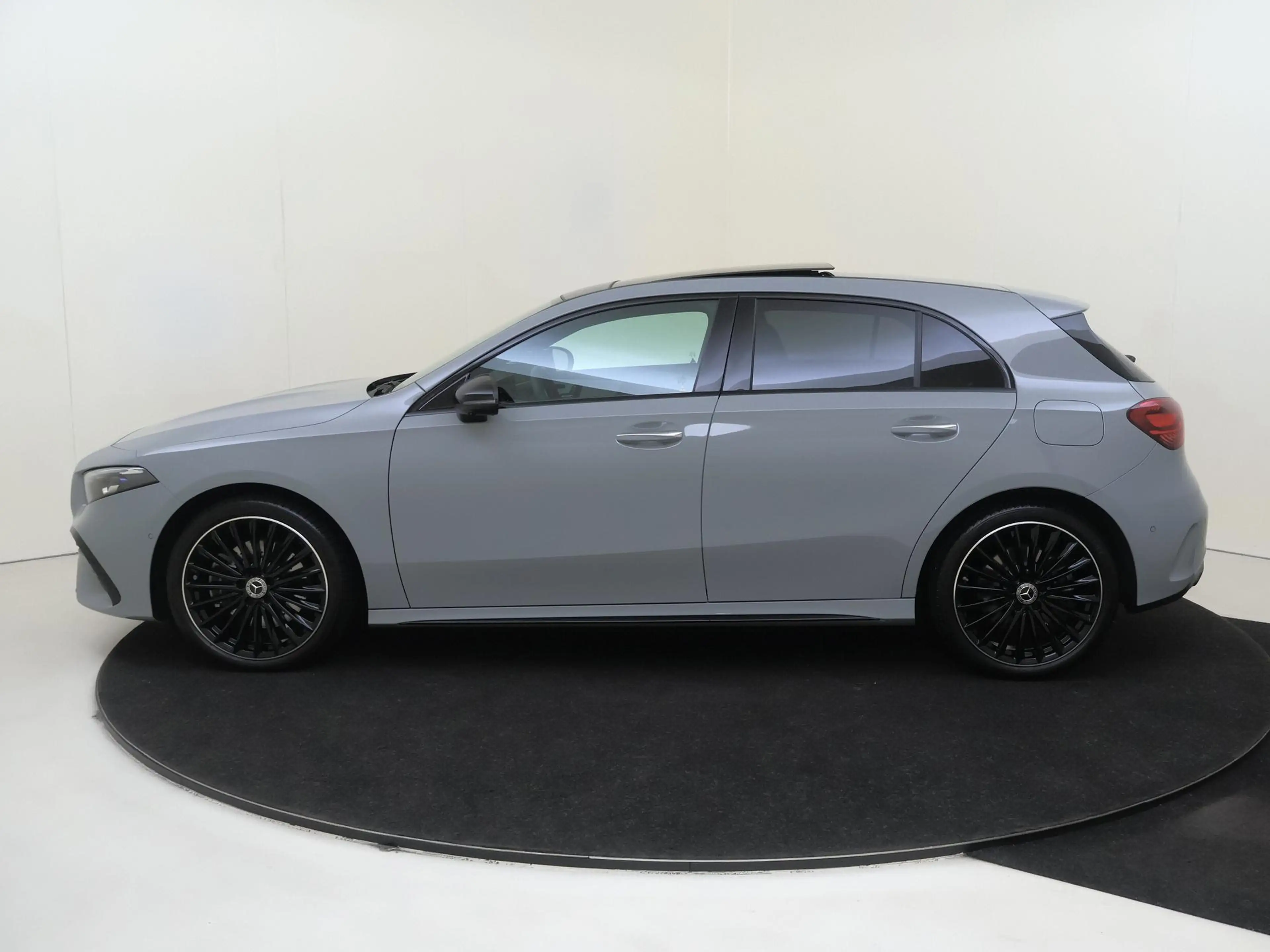 Mercedes-Benz A 250 e Business Solution AMG Premium Plus Alpine Grey / — photo 11