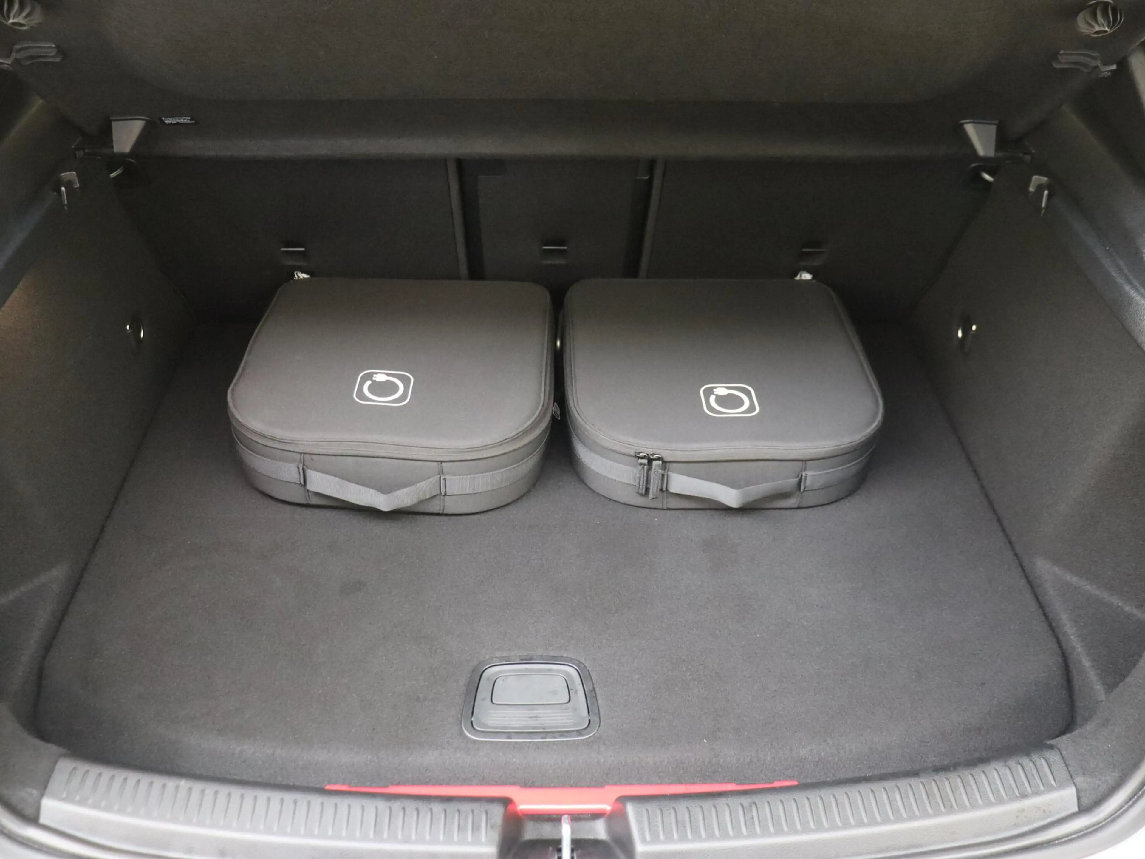 Mercedes-Benz A 250 e Business Solution AMG Premium Plus Alpine Grey / — photo 8