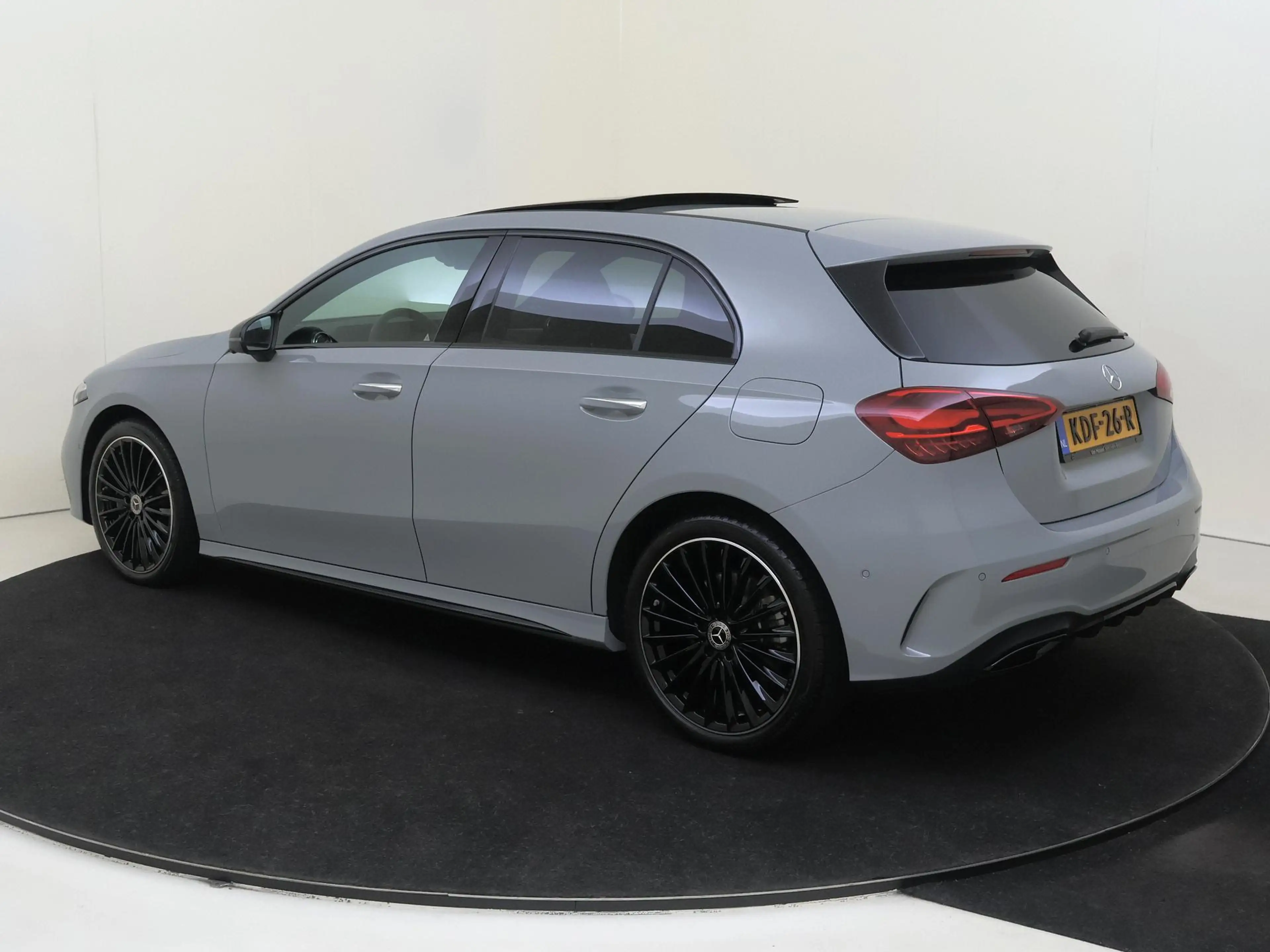 Mercedes-Benz A 250 e Business Solution AMG Premium Plus Alpine Grey / — photo 6