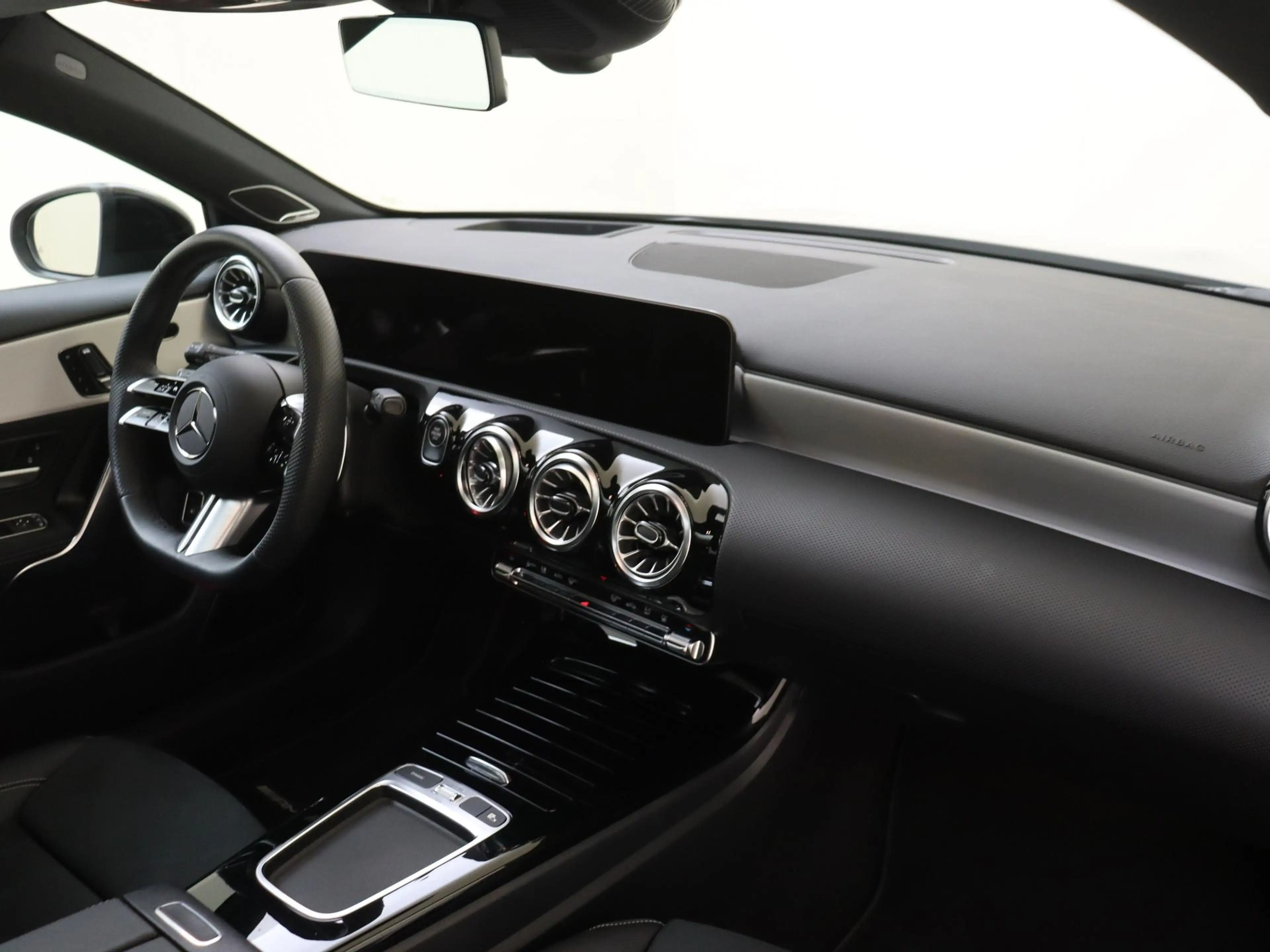 Mercedes-Benz A 250 e Business Solution AMG Premium Plus Alpine Grey / — photo 4
