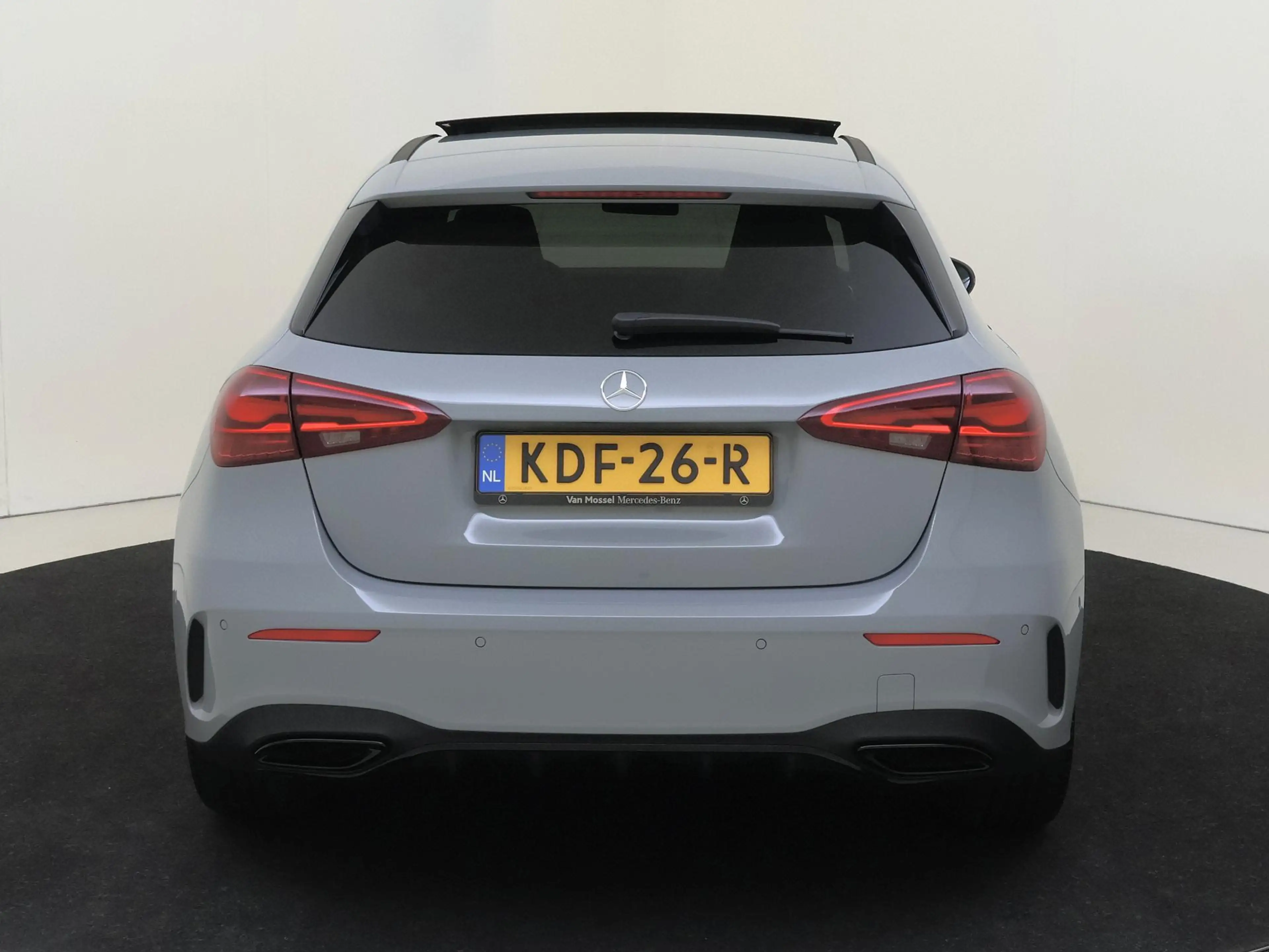 Mercedes-Benz A 250 e Business Solution AMG Premium Plus Alpine Grey / — photo 10