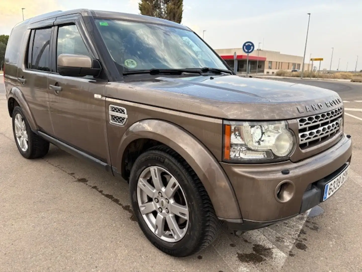 Land Rover Discovery 3.0 SDV6 SE 245cv Marrón - 2
