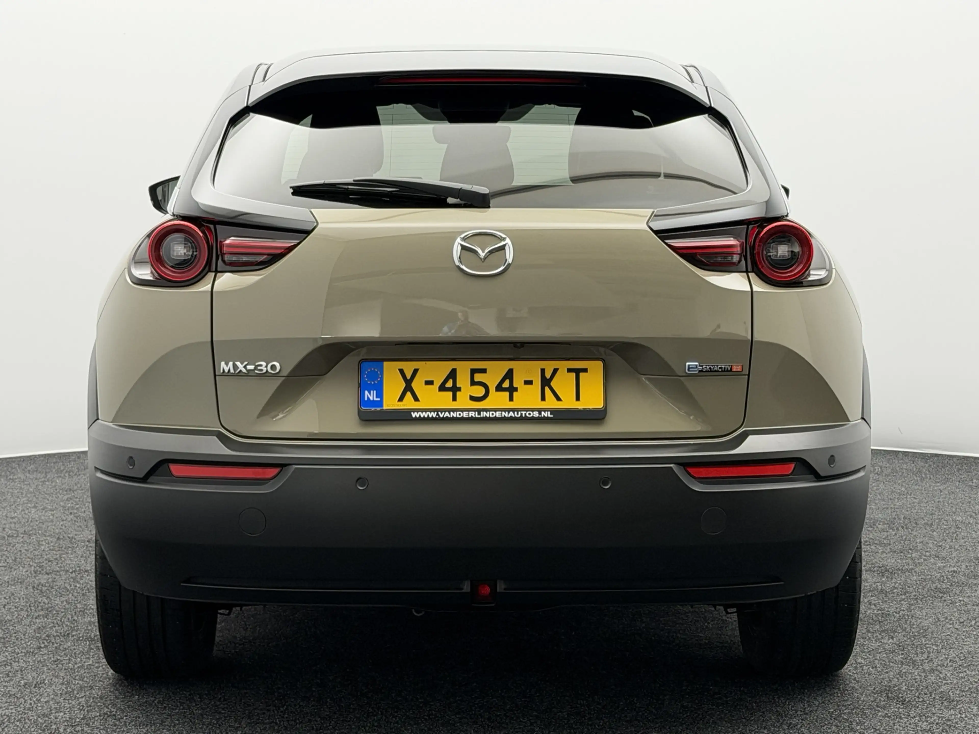 Mazda MX-30 e-SkyActiv R-EV 170 Makoto | Afn. Trekhaak | Head- — photo 7