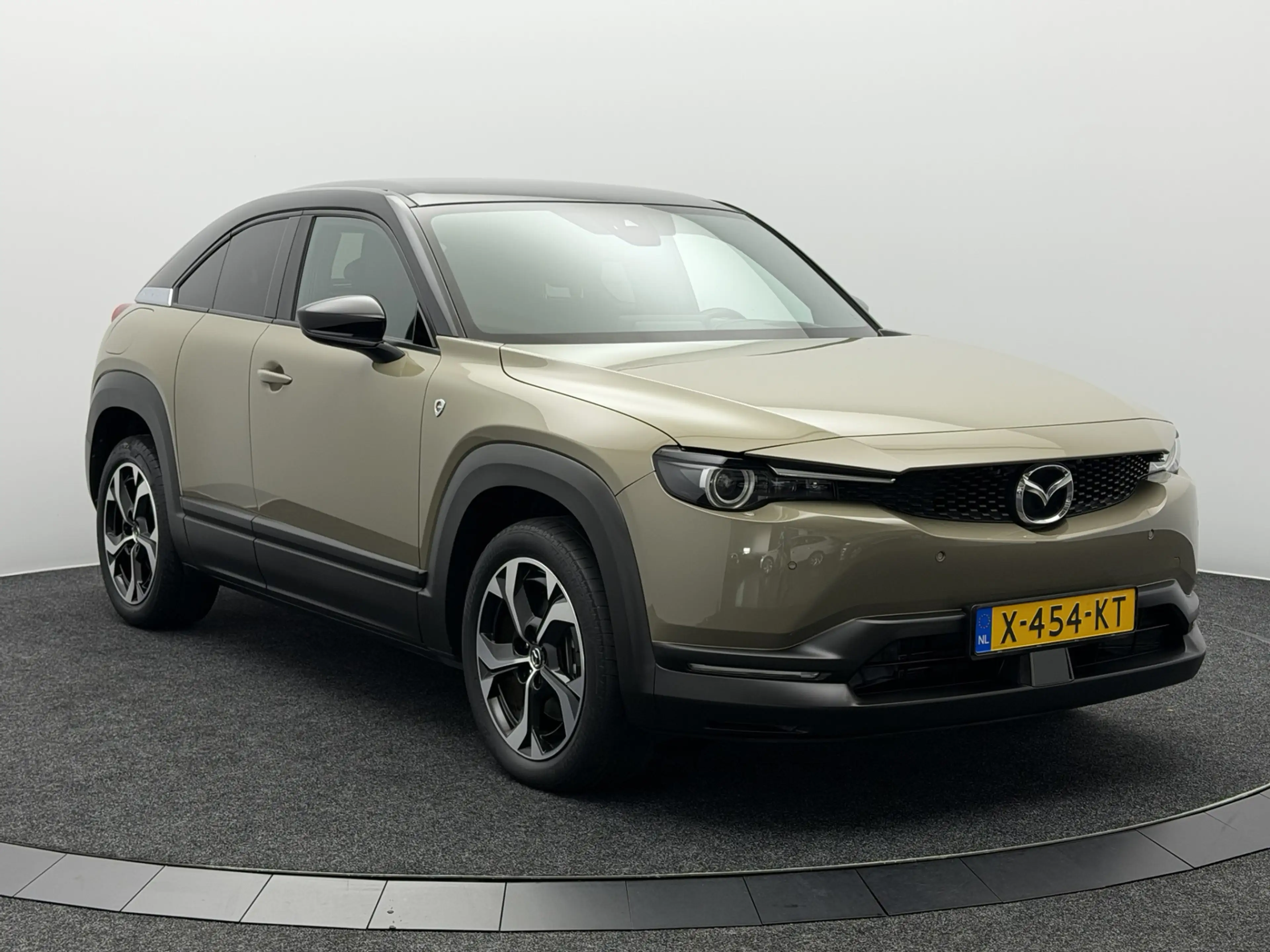 Mazda MX-30 e-SkyActiv R-EV 170 Makoto | Afn. Trekhaak | Head- — photo 4