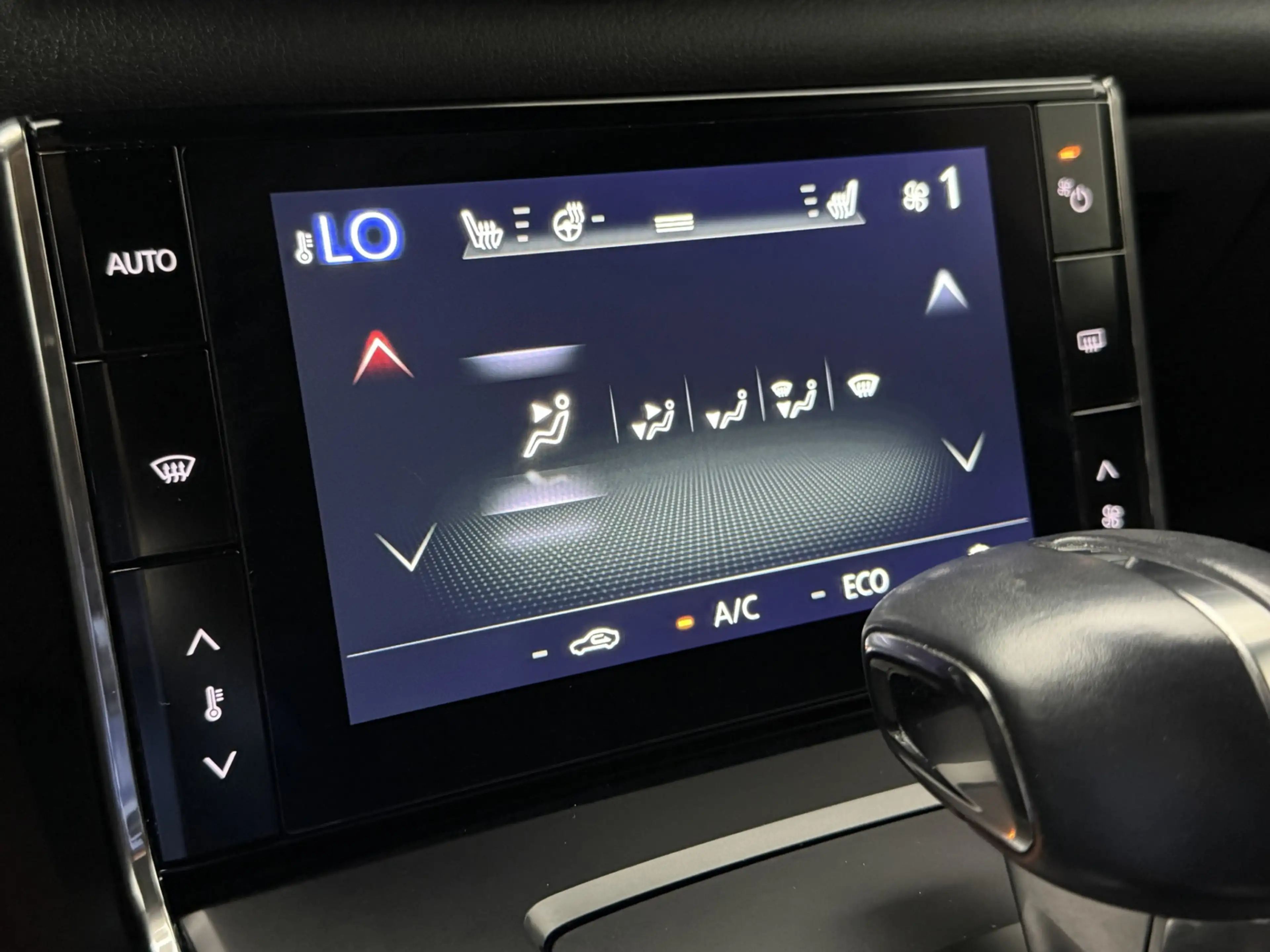 Mazda MX-30 e-SkyActiv R-EV 170 Makoto | Afn. Trekhaak | Head- — photo 17