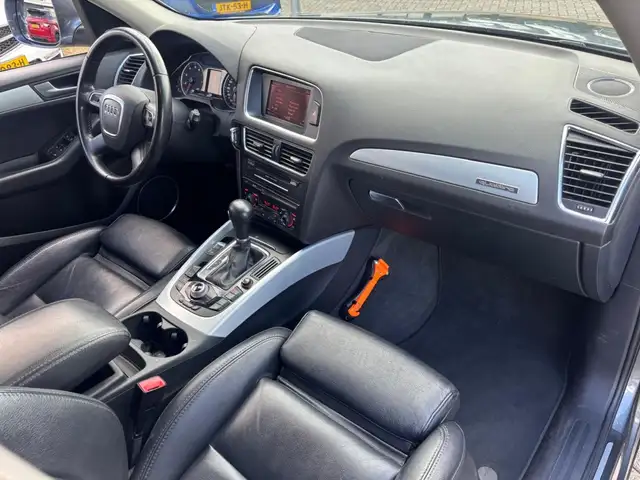 Audi Q5 view 9